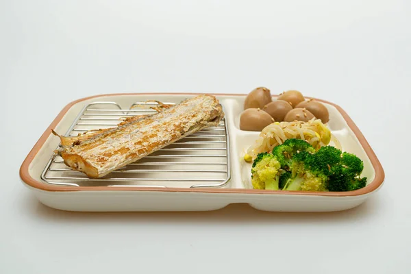 Tabakta nefis bir dengeli besleyici yemek