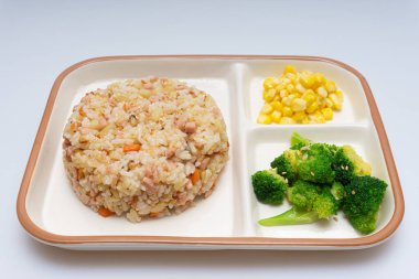 Tabakta nefis bir dengeli besleyici yemek