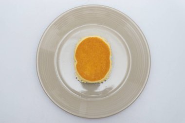 Kasede nefis görünen peynirli ekmek.