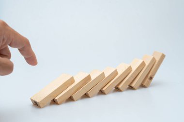 Expressing various concepts such as dominoes and business using wood jenga
