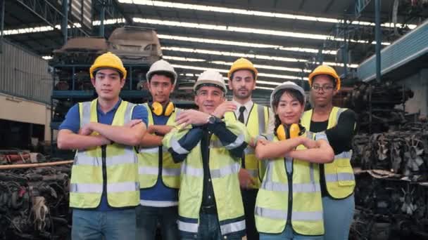 Skupinový Portrét Týmu Multiethnic Industrial Workers Skládá Techniků Inženýrů Mechaniků — Stock video