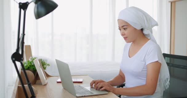 Aziatische Vrouwen Ziekte Borstkanker Patiënt Het Dragen Van Hoofddoek Behandeling — Stockvideo