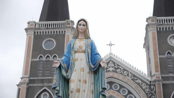 Bem Aventurada Virgem Maria Diante Igreja Católica Romana Cristo Chanthaburi — Vídeo de Stock