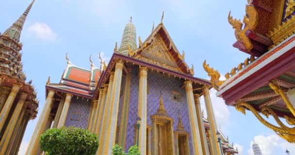 Wat Phra Kaew Templo Buda Esmeralda Con Cielo Azul Monumento — Vídeos de Stock
