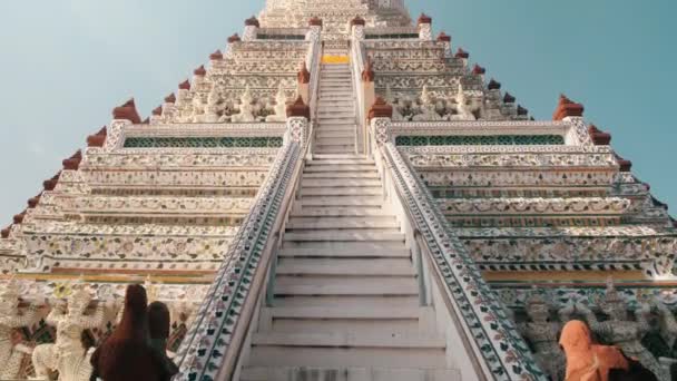 王阿润是泰国曼谷著名的佛教寺庙 — 图库视频影像