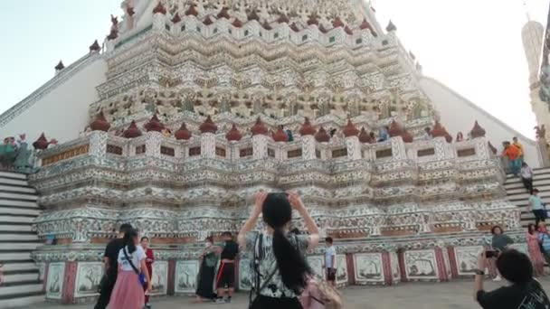 Touristen Asiatischen Tempel Wat Arun Wat Arun Ist Berühmter Buddhistischer — Stockvideo