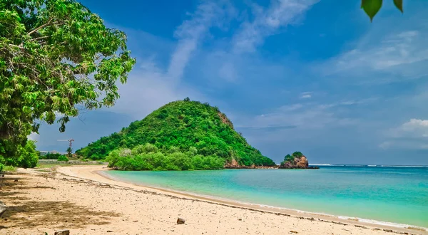 印度尼西亚伦博克岛曼达利卡海滩的美丽 曼达利卡海滩是在曼达利卡环路欣赏摩托Gp时最受欢迎的目的地之一 — 图库照片