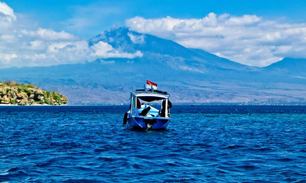 Barcos Tradicionales Una Hermosa Playa Tropical Isla Menjangan Bali Indonesia — Foto de Stock