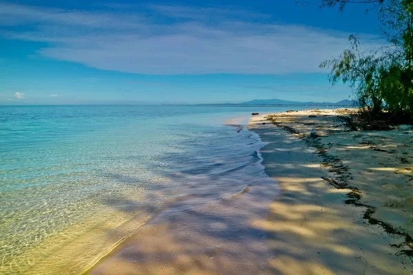 Vistas Panorámicas Una Hermosa Playa Tropical Isla Dokokayu Gorontalo Indonesia — Foto de Stock