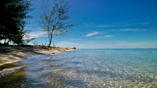 Vistas Panorámicas Una Hermosa Playa Tropical Isla Dokokayu Gorontalo Indonesia — Foto de Stock