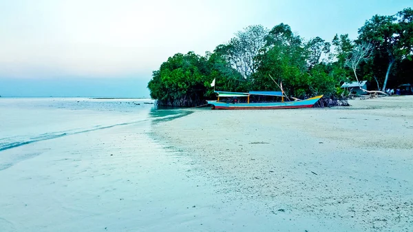 Vista Panorâmica Praia Paradisíaca Tropical Pahawan Island Lampung Sumatera Indonésia — Fotografia de Stock