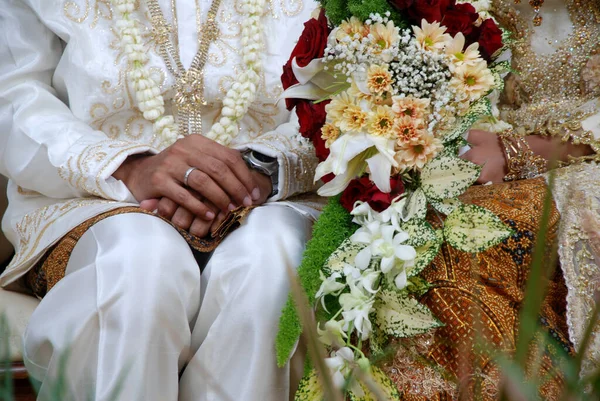 Javanese Traditional Wedding Groom Hand — Stock Photo, Image