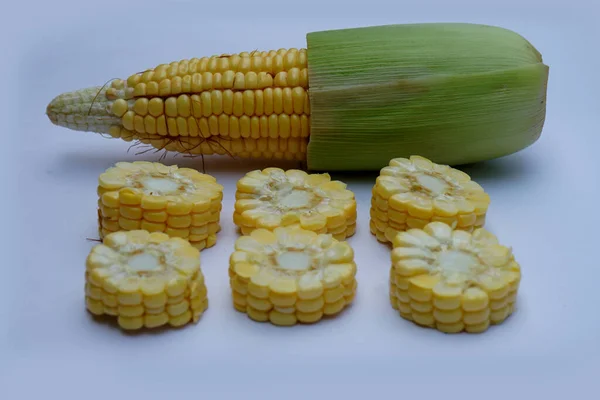 Selective Focus Young Corn Isolated White Background — Stock Photo, Image