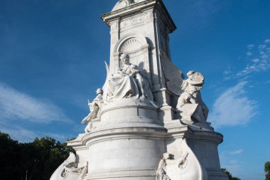 Londra, Birleşik Krallık - 14 Ağustos 2021: Victoria Anıtı.