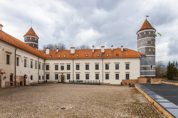 Medieval brick castle and tower of Panemune, Lithuania — ストック写真