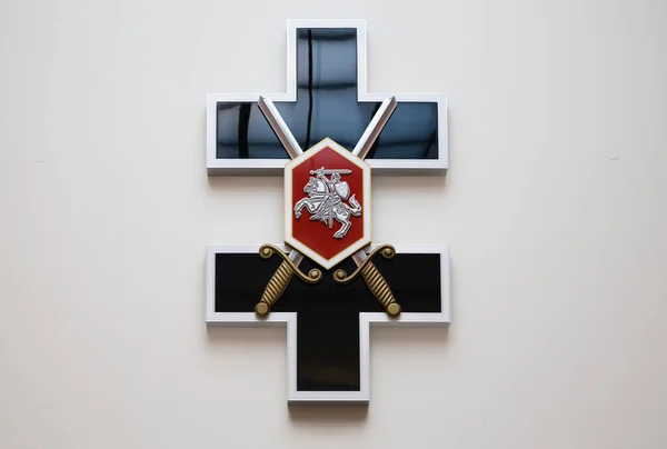 Герб Литовської Республіки у Вітовському військовому музеї (Каунас, Литва, 9 квітня 2022). — стокове фото