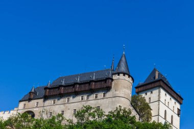 Çek Cumhuriyeti 'ndeki Karlstejn Kraliyet Gotik Şatosu.