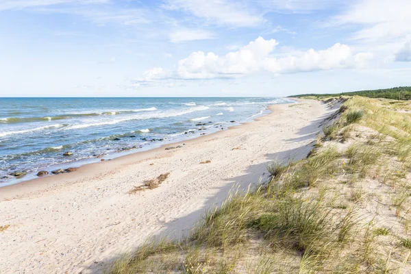 Prachtige Witte Zandduinen Aan Het Oostzeestrand Rechtenvrije Stockfoto's