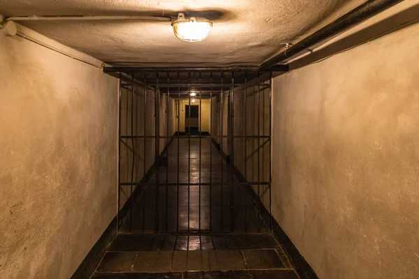 Auschwitz 'teki hapishane bodrumunda, Birkenau toplama kampında. Oswiecim, Polonya, 17 Temmuz 2022.