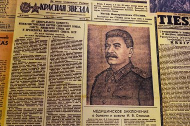 SSCB Sovyet gazetesi Grutas parkında. Druskininkai, Litvanya, 12 Eylül 2022.