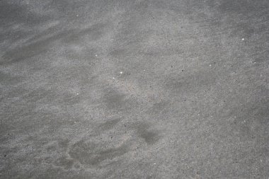 Denizin altında kum dalgaları.