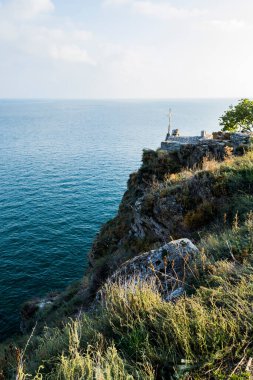 Cape Caliacra, bir ortaçağ kalesi ve bir doğa rezervinden oluşan Bulgar Dobrogea 'sında (Dörtgen) bir doğa anıtı..