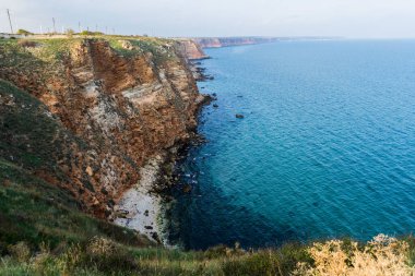 Cape Caliacra, bir ortaçağ kalesi ve bir doğa rezervinden oluşan Bulgar Dobrogea 'sında (Dörtgen) bir doğa anıtı..