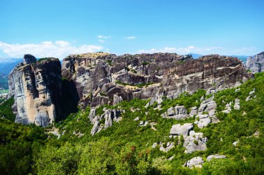 Yunanistan ve Avrupa 'daki Meteora kompleksinden uçurumlar.