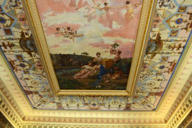 CORFU, GREECE - 11 AĞUSTOS 2018: Ana salondaki Sissi Sarayı 'nın iç detayları.