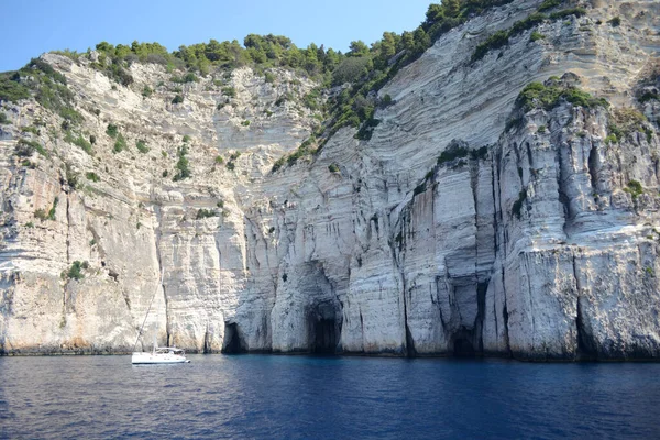 Ortadaki Mavi Mağara Paxos Adasının Turist Çemberindeki Mağara — Stok fotoğraf