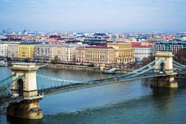 Manzara, Budapeşte, Macaristan 'da zincirli köprü..