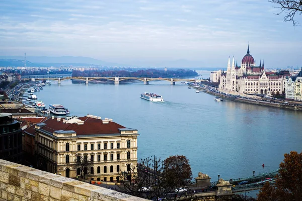 Вид Дунай Парламент Мост Остров Маргарет — стоковое фото