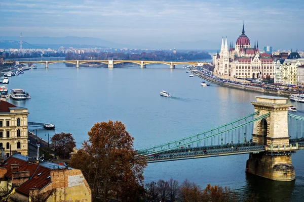 Вид Дунай Парламент Мосты Остров Маргарет — стоковое фото