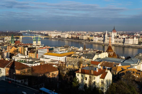 Будапест Хангария Ноября 2019 Прекрасный Пейзаж Рекой Дунай Парламентом — стоковое фото