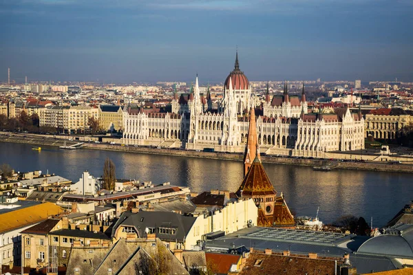 Будапест Хангария Ноября 2019 Прекрасный Пейзаж Рекой Дунай Венгерским Парламентом — стоковое фото