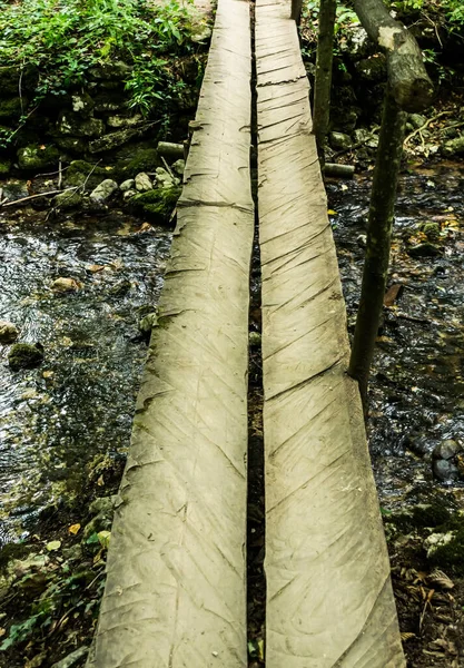 Gedetailleerde Weergave Van Een Voetgangersbrug — Stockfoto