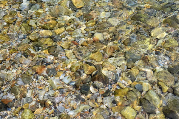 Ege Denizi Nin Altında Küçük Dalgalı Taşlar — Stok fotoğraf
