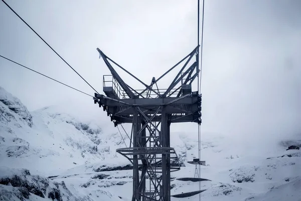 Transfagarasan Elektrik Taşımacılığı Için Sütunları Olan Kış Manzarası Romanya — Stok fotoğraf