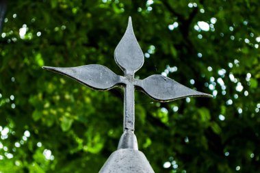 Ortodoks haçının resmini kapat.