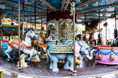 Bükreş, Romanya 'daki Childrens Town Park' taki Atlıkarınca.