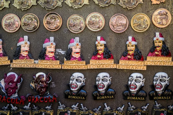 Sighisoara Rumänien Juni 2019 Magnetische Souvenirs Mit Graf Dracula Einem — Stockfoto