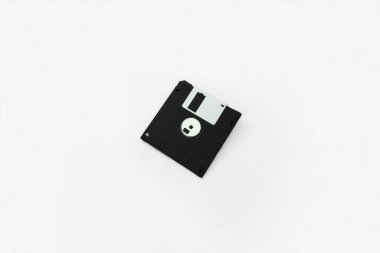 MF-2HD Disket 3.5 inç beyaz izole arkaplan.