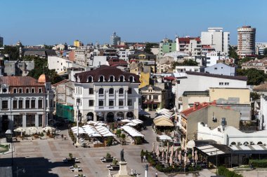 ConstANTA, ROMANIA - 13 Eylül 2020: Ovidiu Meydanı 'nın havadan görünüşü.