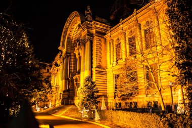 BUCHAREST, ROMANIA - MSK 02, 2021: MSK Sarayı 1900 yılında inşa edildi ve Calea Victoriei 'de yer aldı..