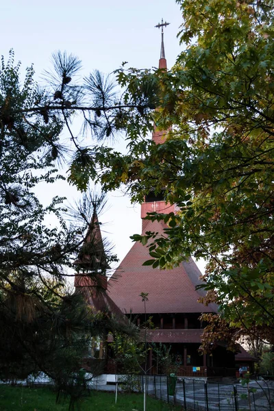 圣灵教堂从Ior公园的后裔 罗马尼亚布加勒斯特 — 图库照片