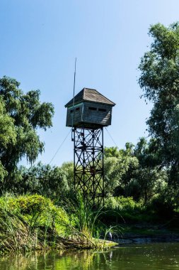 Tuna Deltası 'nda kuş gözlemleme için bir ev. Romanya.