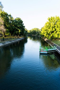 Vasile Parvan İstasyonu, Rıhtım, Bega Nehri.