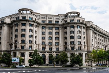 BUCHAREST, ROMANIA - 11 Temmuz 2021: Ulusal İstatistik Enstitüsü 'nün ana girişi (Enstitü National de Statistica)