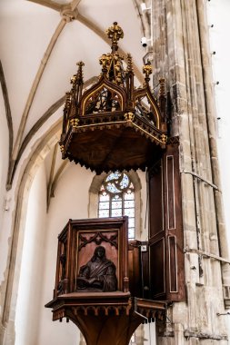 SIBIU, ROMANIA - 28 HAZİRAN 2021: Aziz Mary Katedrali.