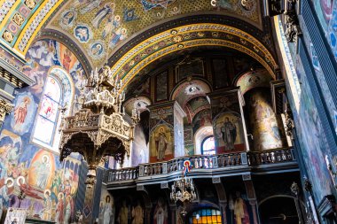 ORADEA, ROMANIA - 30 Temmuz 2021: Hüküm Katedrali olarak da bilinen Ay Kilisesi.